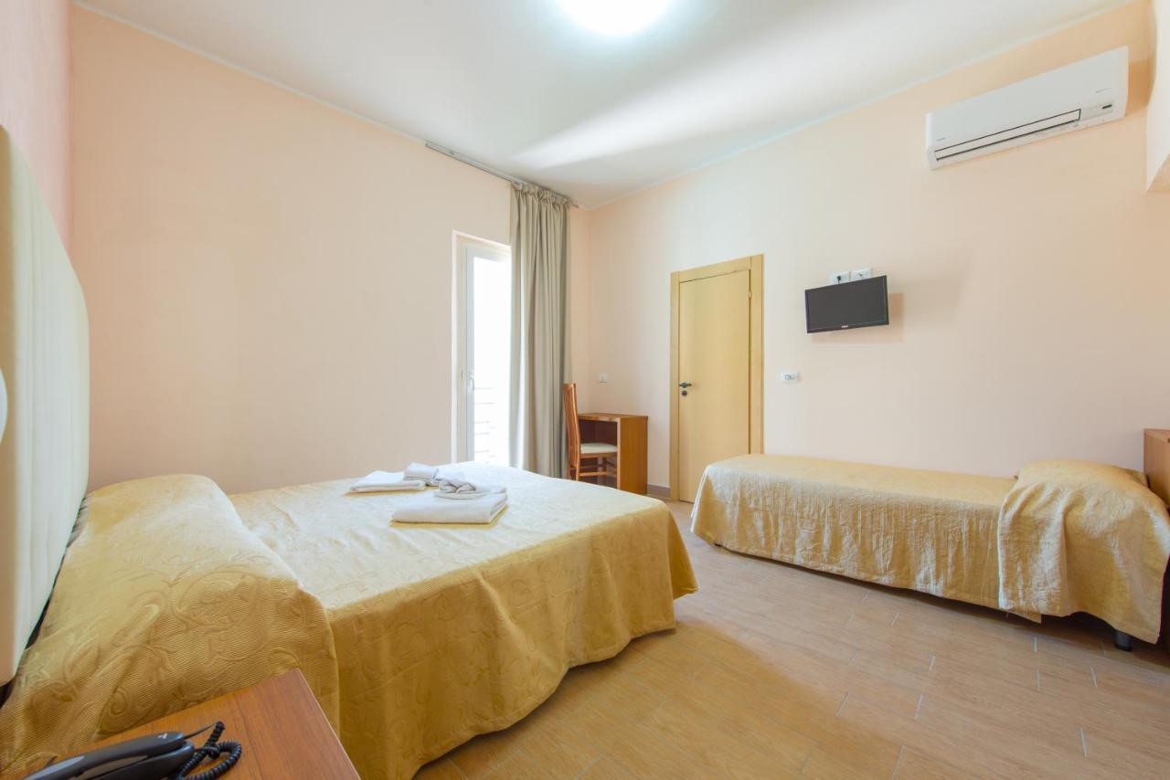 Hotel Adria Nuova Rimini Exterior foto